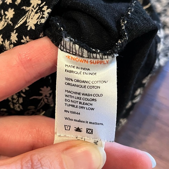 NATURAL by KNOWN SUPPLY Black Tan Cream Ditsy Floral Midi Dress Side Slit Small - Picture 10 of 14